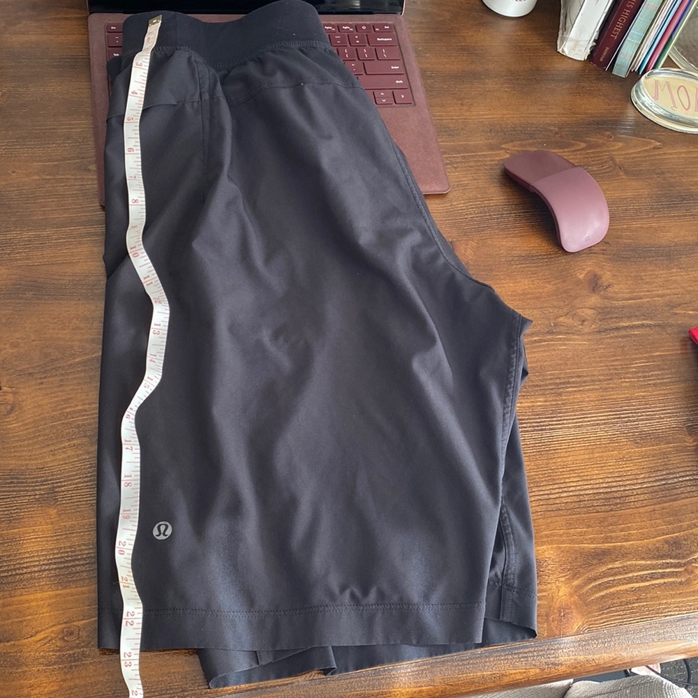 mens lulu work out shorts in black